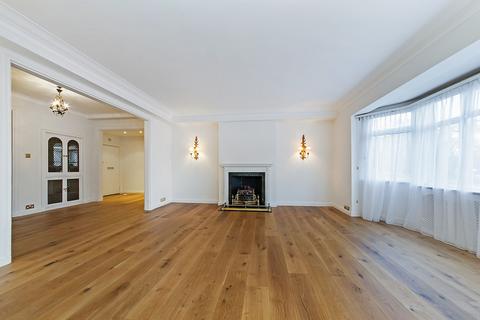 4 bedroom flat to rent, Princes Gate, South Kensington