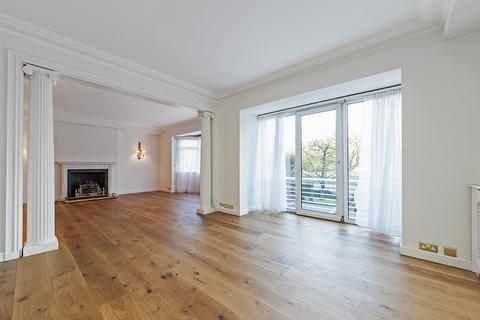 4 bedroom flat to rent, Princes Gate, South Kensington