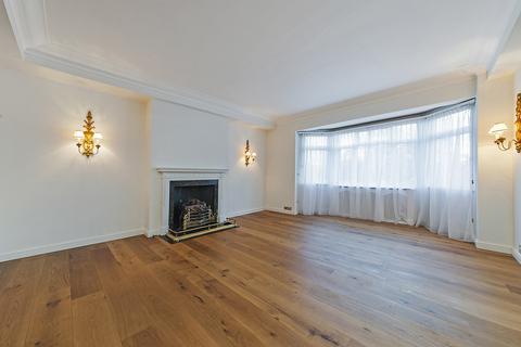 4 bedroom flat to rent, Princes Gate, South Kensington