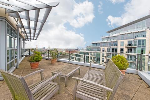 2 bedroom apartment to rent, Kingfisher House, Battersea Reach