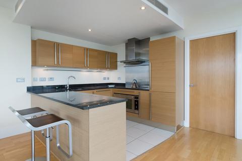 2 bedroom apartment to rent, Kingfisher House, Battersea Reach