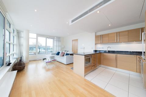 2 bedroom apartment to rent, Kingfisher House, Battersea Reach