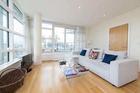 2 bedroom apartment to rent, Kingfisher House, Battersea Reach