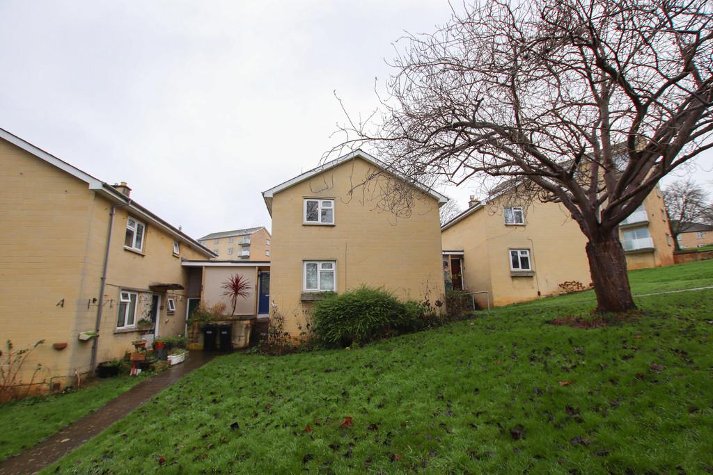 Hazel Grove, Bath 2 bed apartment £250,000