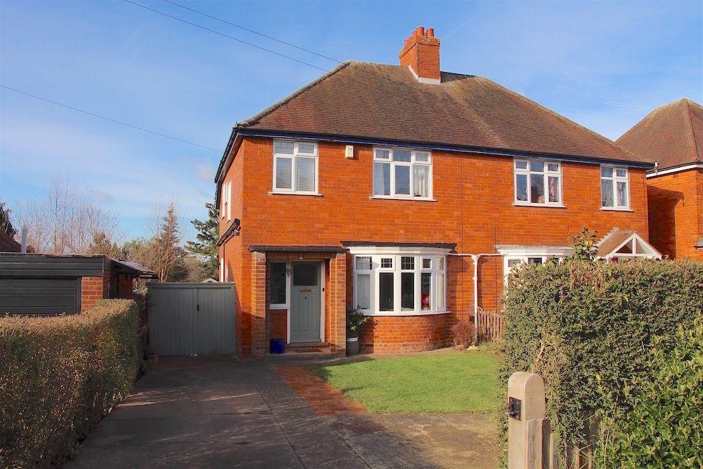 Signal Road, Grantham NG31 9BL 3 bed semidetached house £230,000
