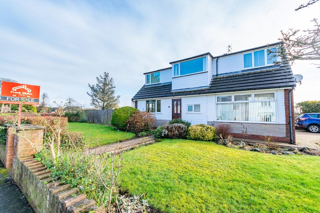 Saltcotes Road, Lytham, FY8 3 bed detached house £345,000