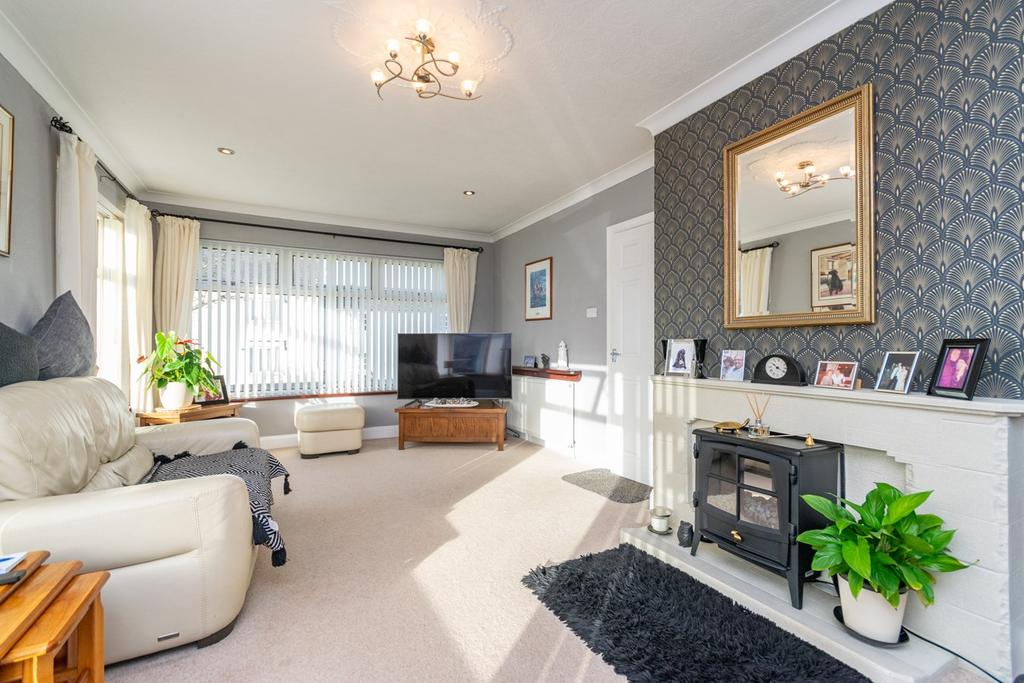 Saltcotes Road, Lytham, FY8 3 bed detached house £345,000