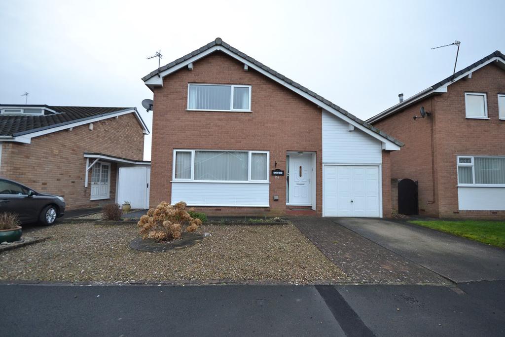 Forest Drive, Lytham, FY8 3 bed detached house £310,000