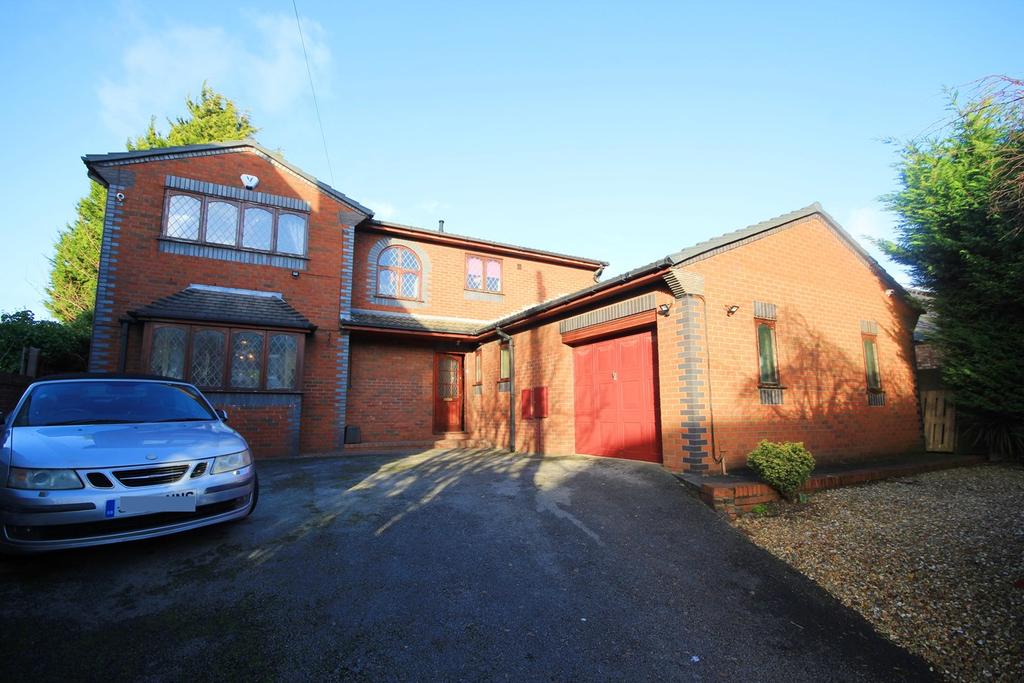 Crow Lane East, NewtonleWillows, WA12 4 bed detached house £350,000