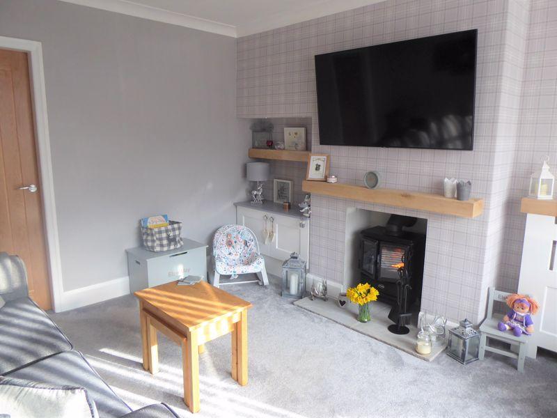 Westcliffe Drive, Halifax 2 bed townhouse £150,000