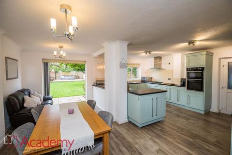 4 bedroom detached house for sale, Linden Way, Widnes