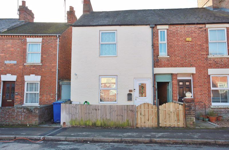 Causeway, Banbury Very large garden... 2 bed terraced house £220,000