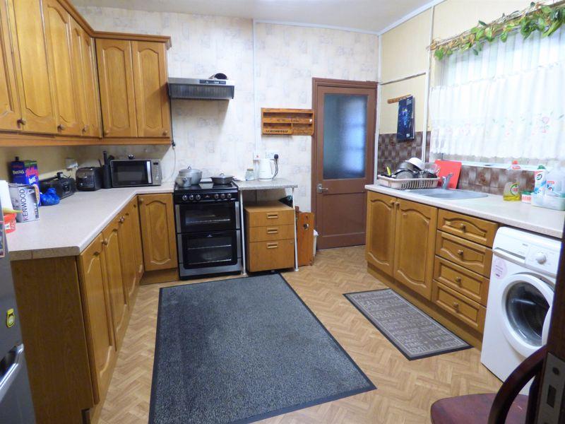 Conduit Street, Gloucester 4 bed semidetached house £250,000