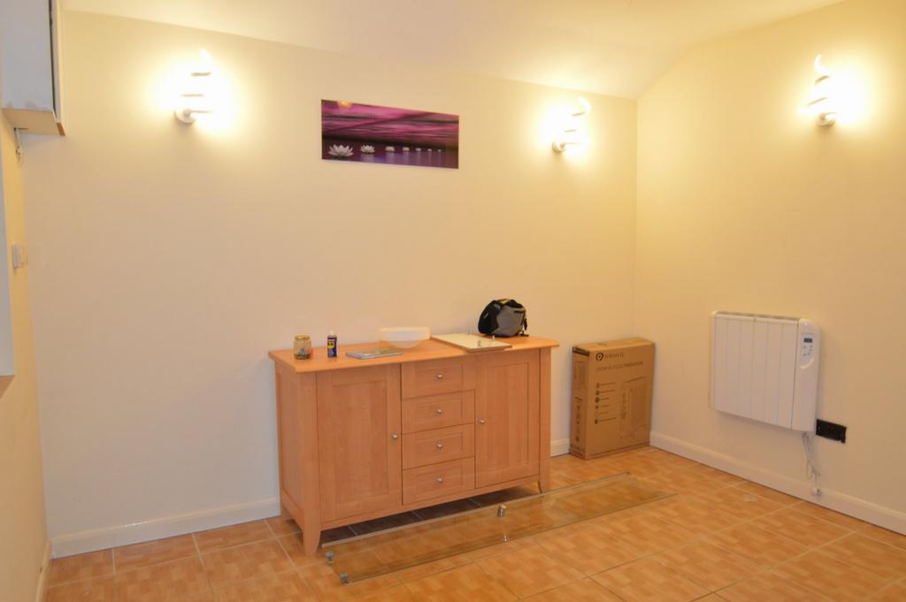 Bangors Cottages, Norwood Lane, Iver, Buckinghamshire, SL0 1 bed