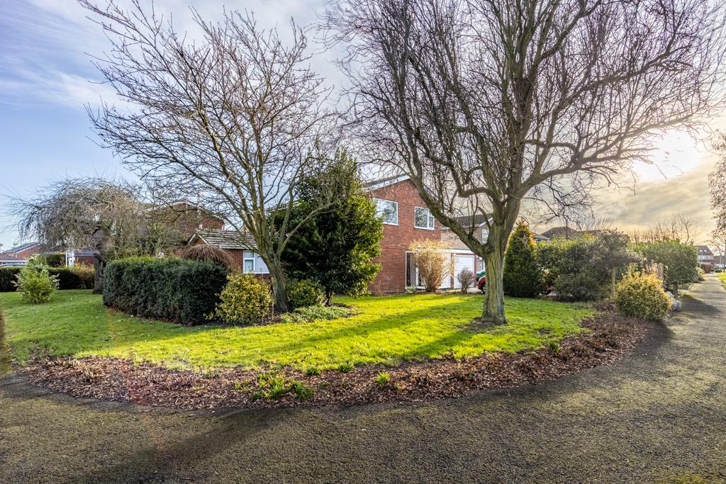 Apeldoorn Gardens (Spalding)-1.jpg