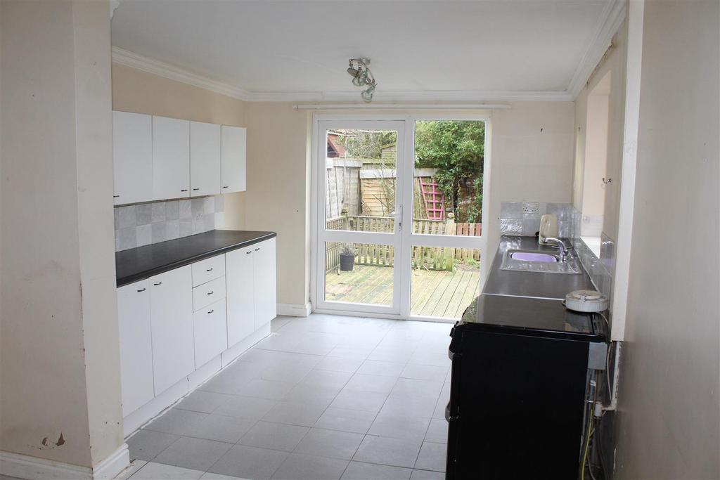 Cliffe Road, Market Weighton, York 3 bed terraced house £135,000