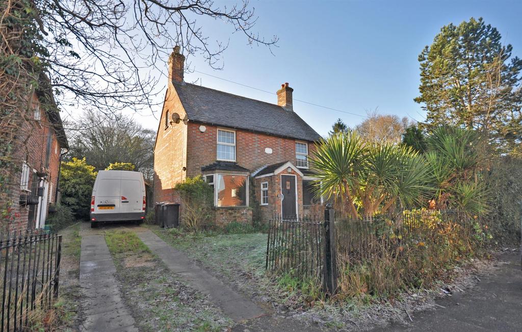 Hempstead Lane, Hailsham 6 bed detached house £699,000