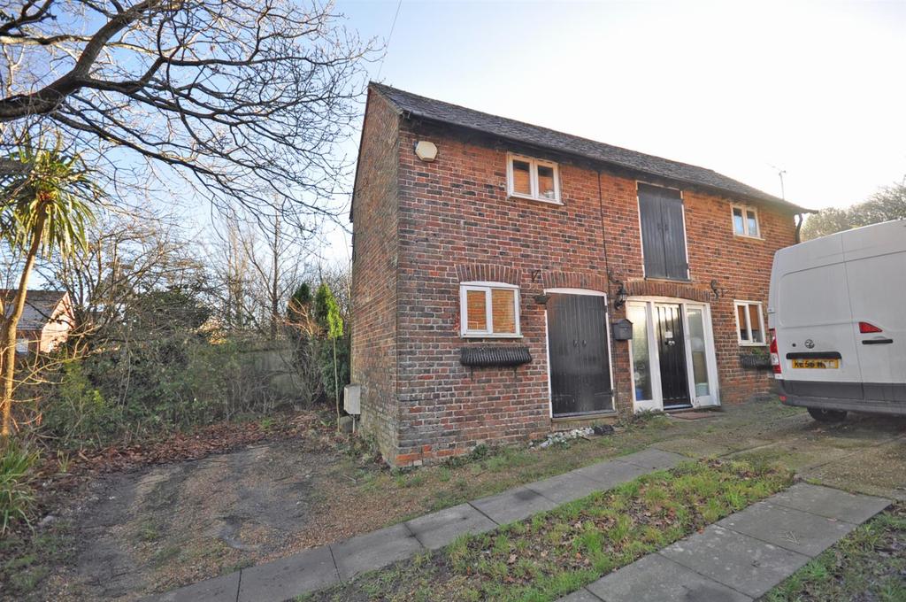 Hempstead Lane, Hailsham 6 bed detached house £699,000