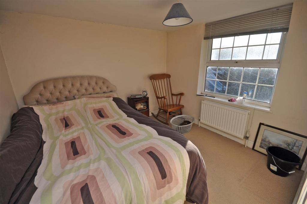 Hempstead Lane, Hailsham 6 bed detached house £699,000