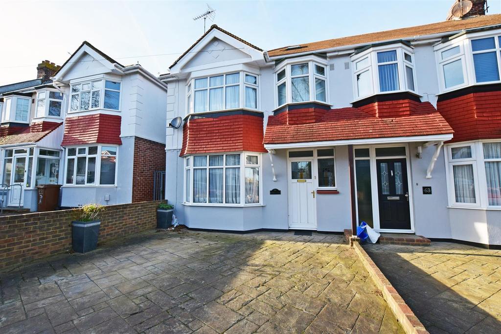 Hawthorne Avenue, Rainham 3 bed end of terrace house £350,000