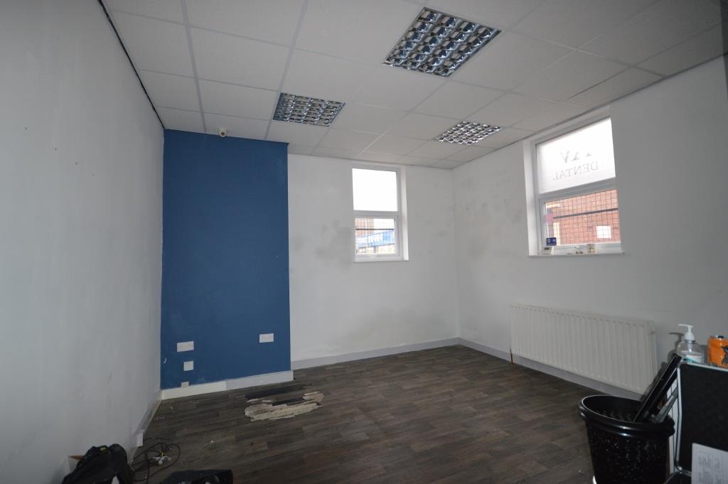 Station Lane, Featherstone, Pontefract Property £1,000 pcm (£231 pw)