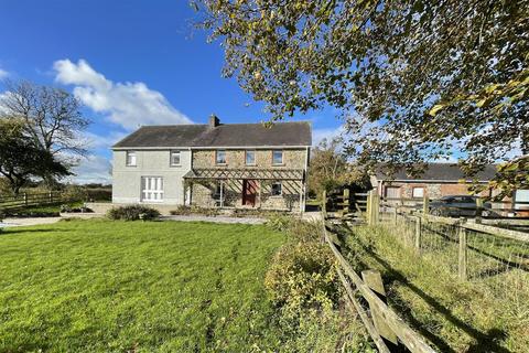 3 bedroom property with land for sale - Capel Isaac, Llandeilo