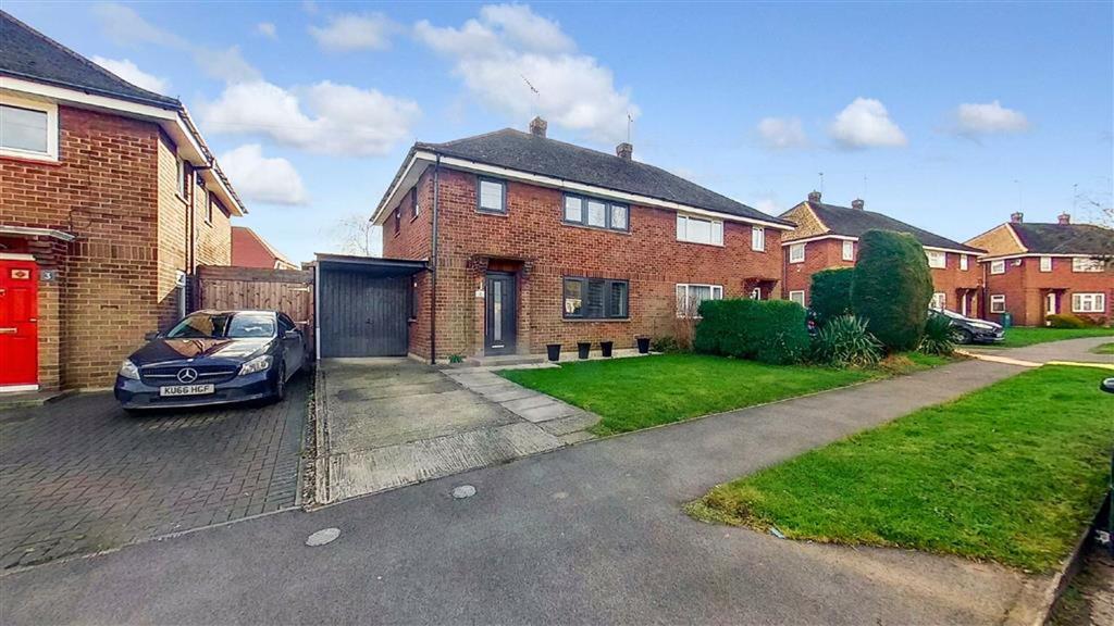 The Crescent, Bletchley, Milton Keynes 3 bed semidetached house £325,000