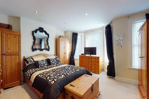17 Linden Crescent, Folkestone, CT19 5RP