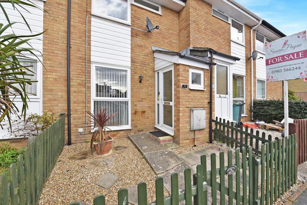 Upper Yarborough Road, East Cowes 2 bed terraced house £190,000