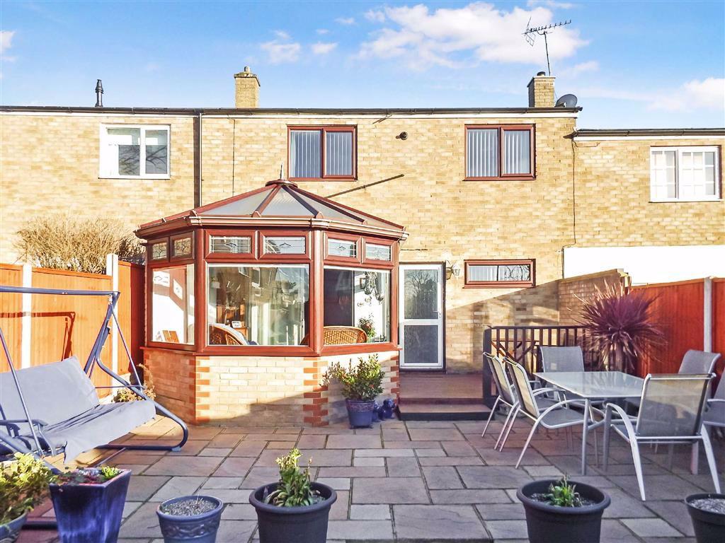 Grace Way, Stevenage, Hertfordshire, SG1 3 bed terraced house for sale