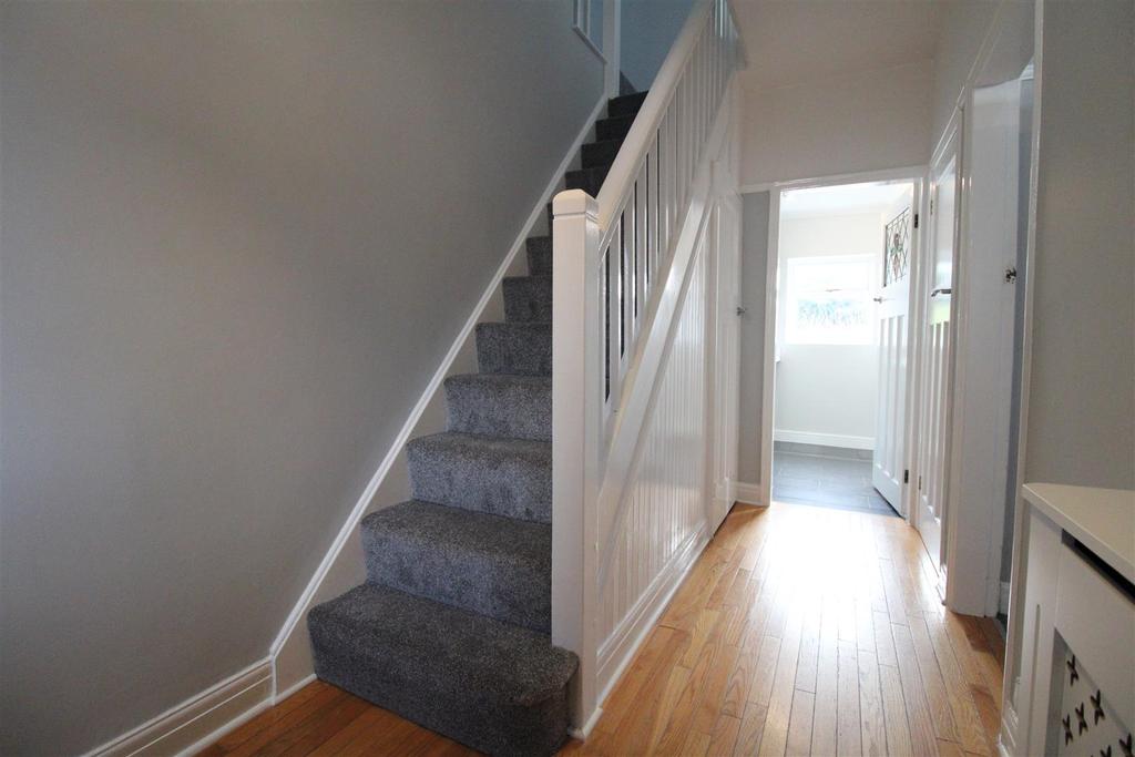 Gerald Road, Wollaston, Stourbridge 4 bed semidetached house £325,000