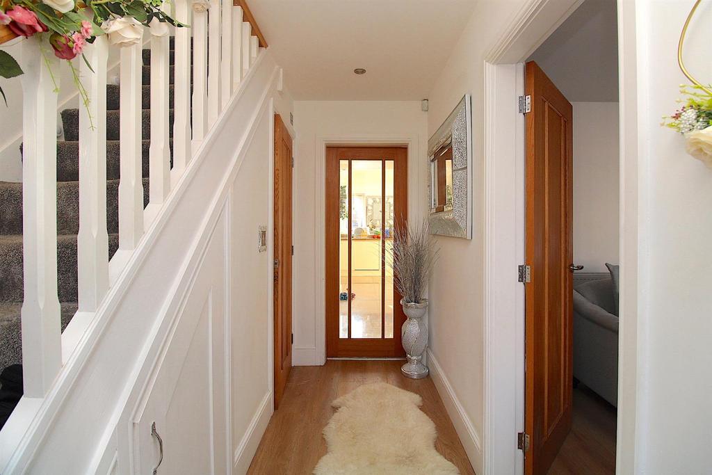 Ashdown Avenue, Leicester 3 bed semidetached house £295,000