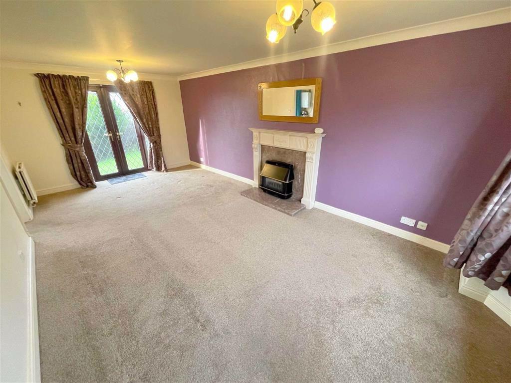 Hazel Grove, Leek 3 bed detached house £250,000