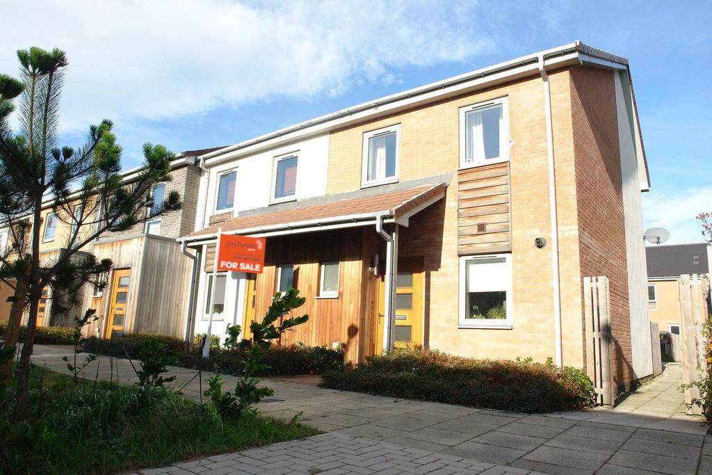 Shrove Pass, The Staithes, Gateshead 3 bed townhouse £152,500