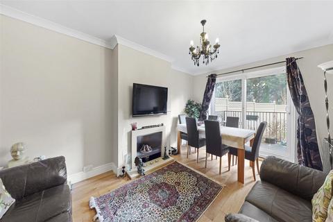 16 Perkin Close, Wembley, HA0 2LY