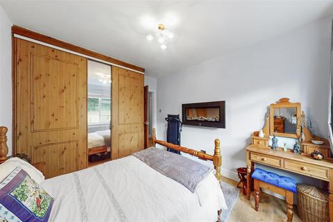 16 Perkin Close, Wembley, HA0 2LY