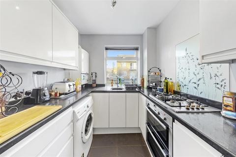 16 Perkin Close, Wembley, HA0 2LY