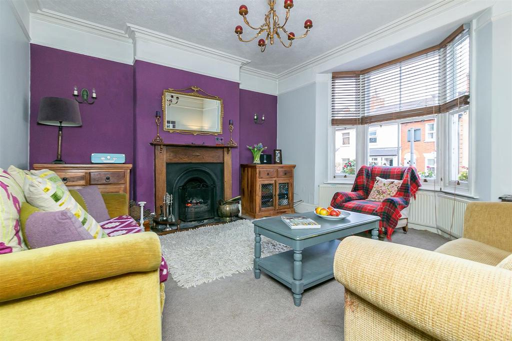 Radcliffe Road, Hitchin 4 bed semidetached house £850,000