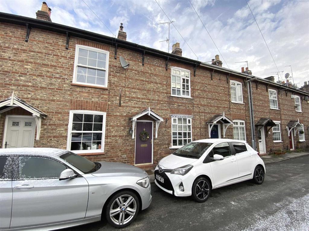 River Street, WILMSLOW 2 bed terraced house £310,000
