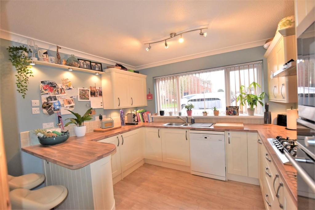 Kitchen breakfast room
