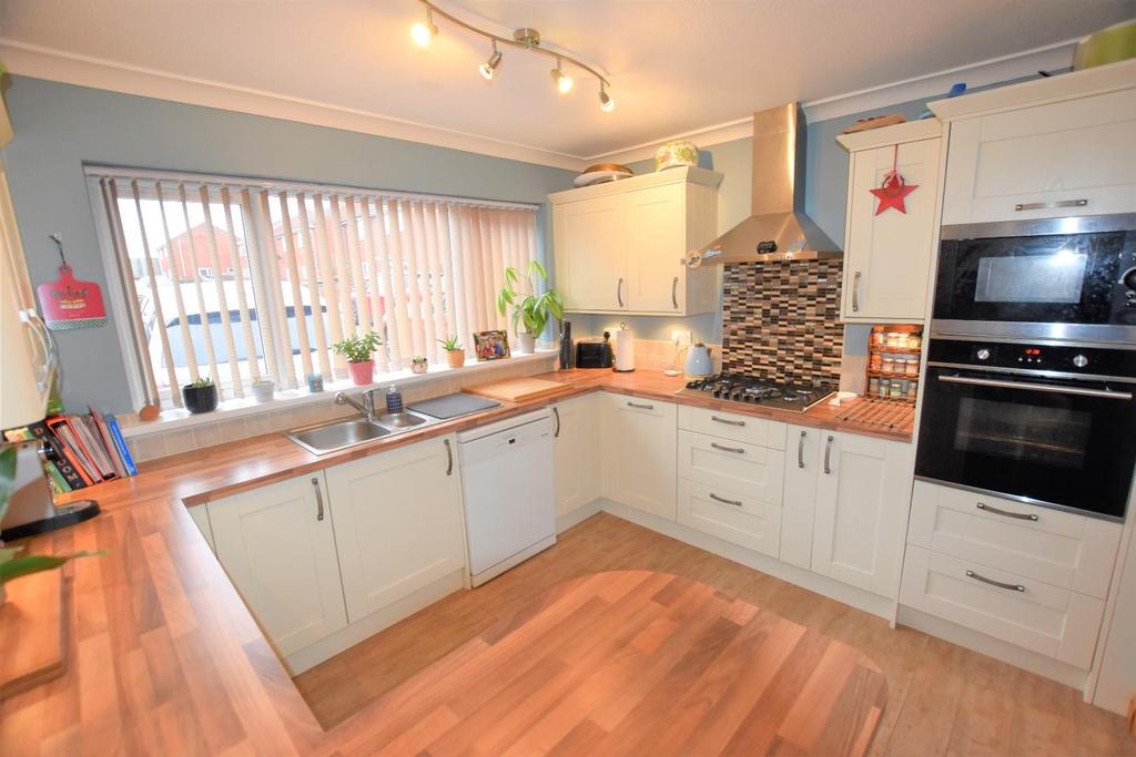 Kitchen breakfast room