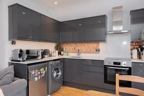 6b Upper High Street, Epsom, KT17 4QJ