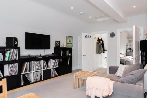 6b Upper High Street, Epsom, KT17 4QJ