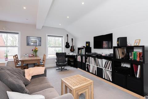 6b Upper High Street, Epsom, KT17 4QJ