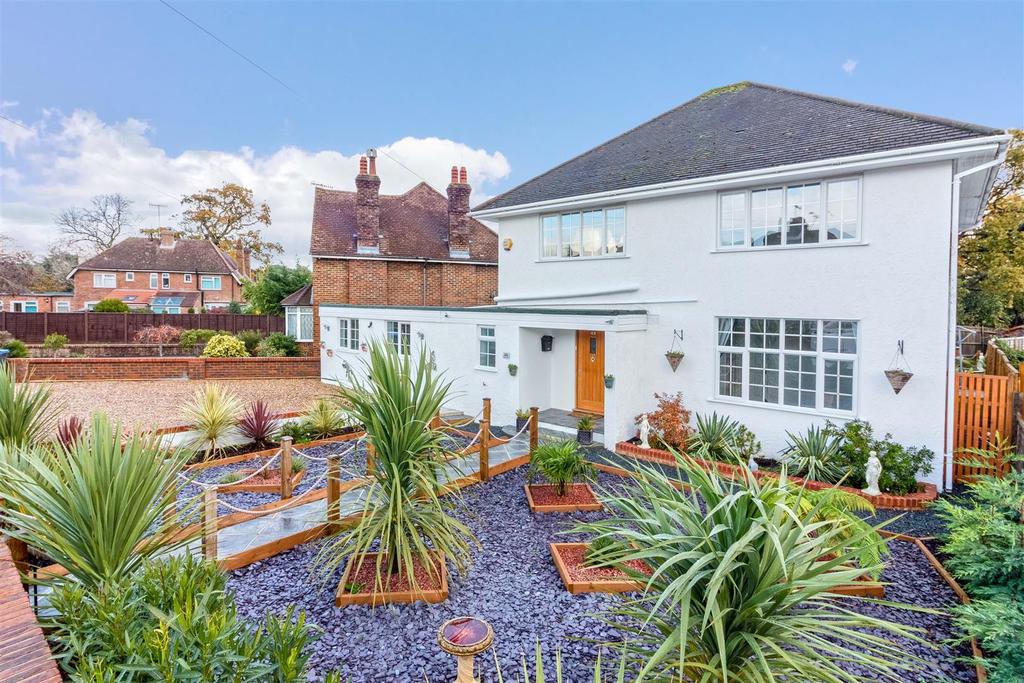 Offington Drive, Offington, Worthing 5 bed detached house £800,000