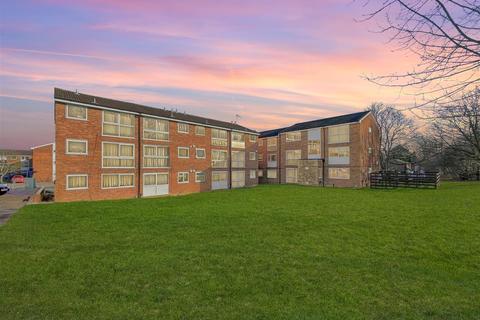 131 Burns Drive, Hemel Hempstead, HP2 7NR