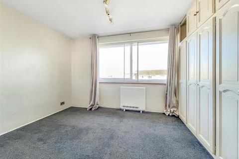 131 Burns Drive, Hemel Hempstead, HP2 7NR