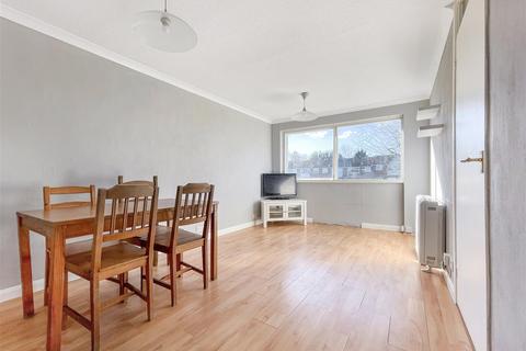 131 Burns Drive, Hemel Hempstead, HP2 7NR