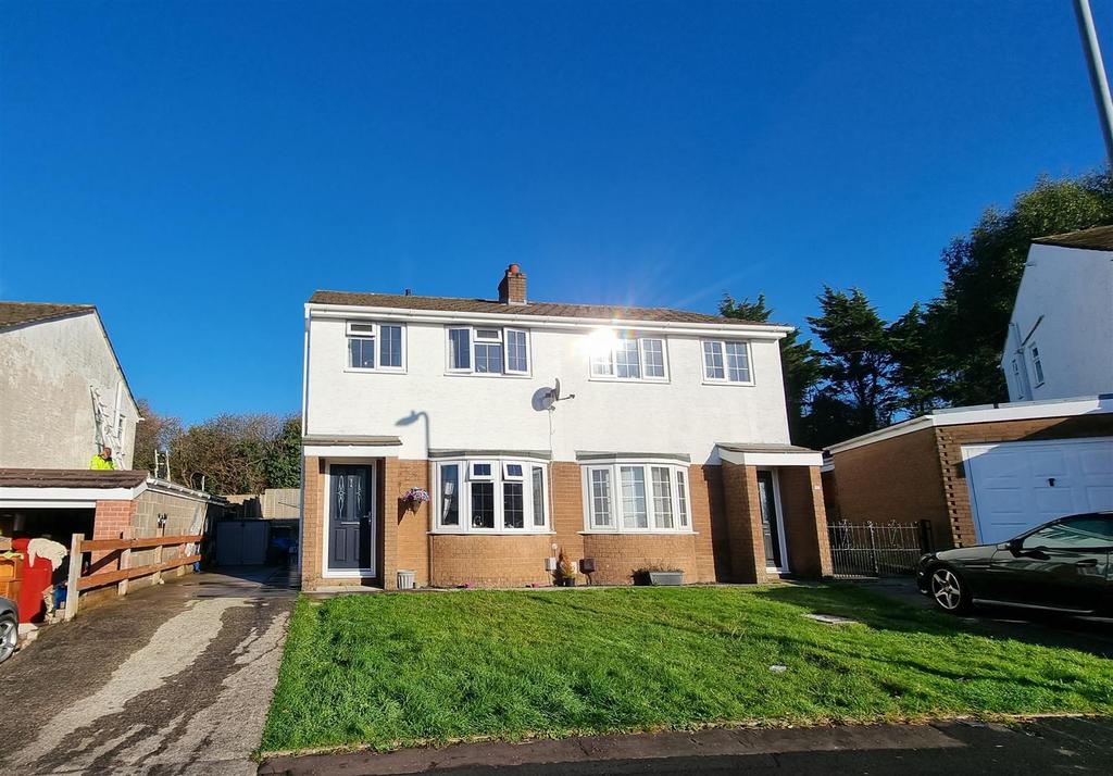 Highfields, Brackla, Bridgend 3 bed semidetached house £199,950