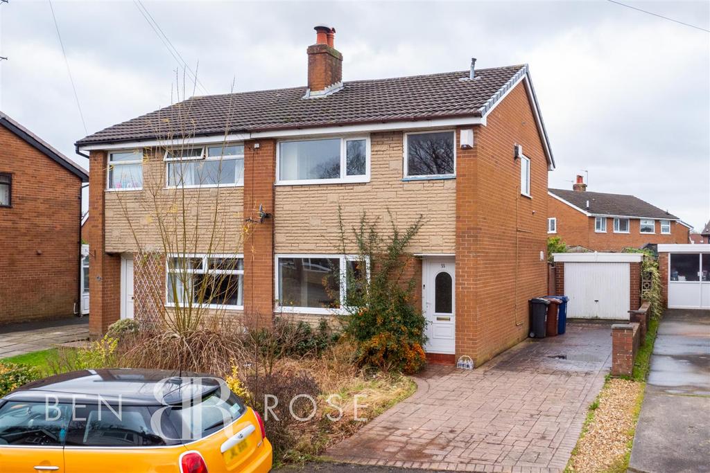 Lowther Crescent, Leyland 3 bed semidetached house £130,000